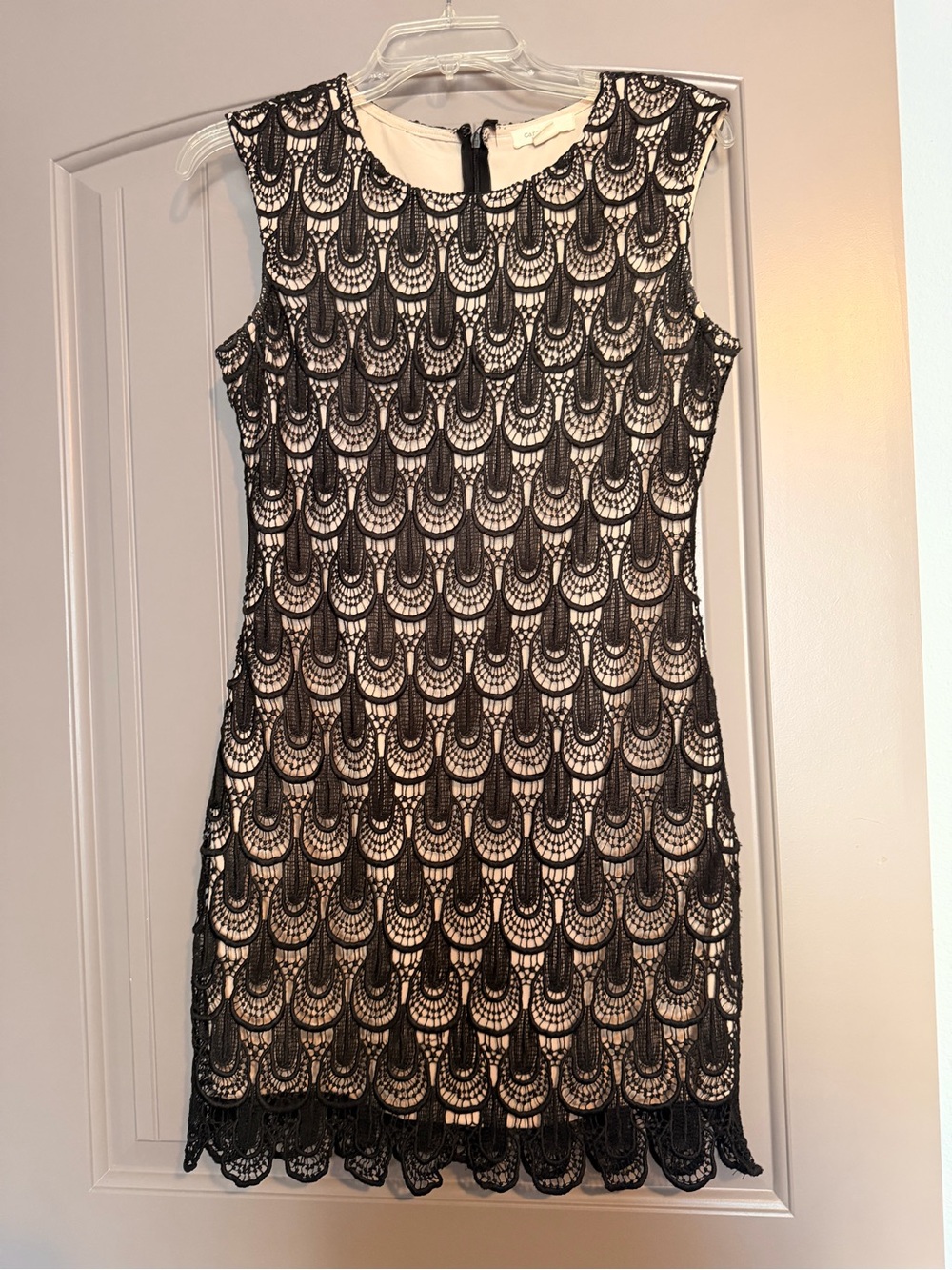 Carapace Sleeveless Blacl Lace Sheath Dress Womens Size M.